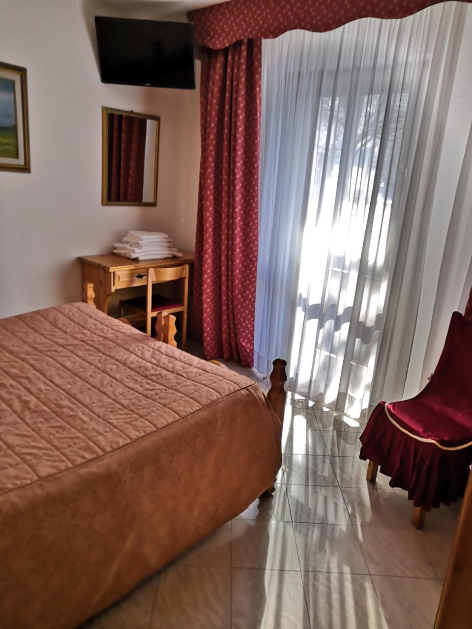 Albergo Diana Cerreto Laghi Dış mekan fotoğraf
